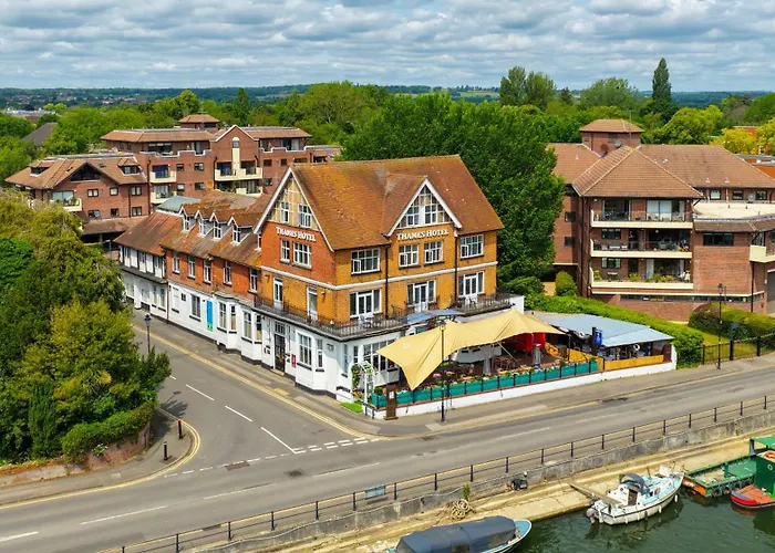 Uno Thames Hotel
