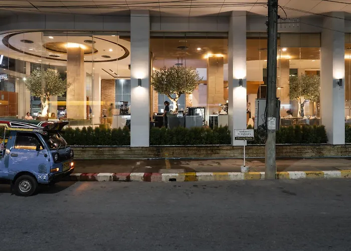 Golden Crown Grand Hotel