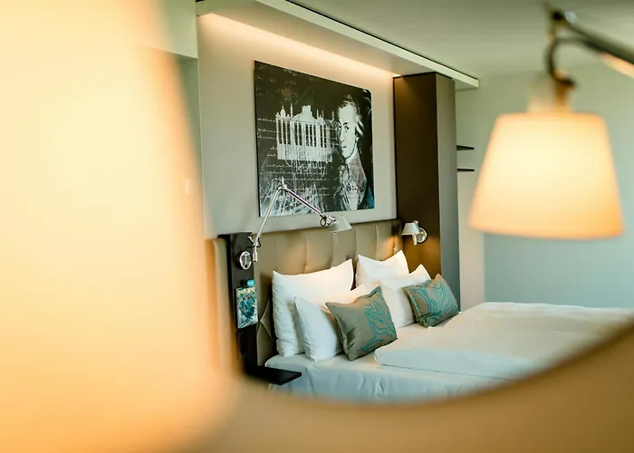 Motel One Salzburg-Mirabell
