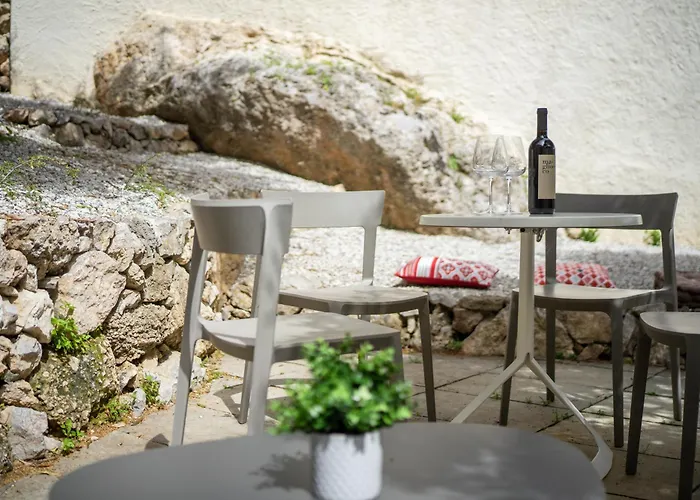 Le Vie Del Borgo | 3 Dimore Indipendenti A Civita