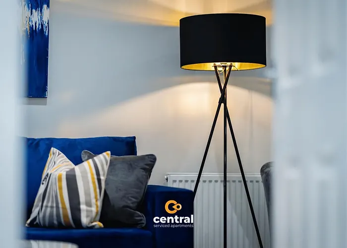Central Serviced Apartments: Cozy 2-Bedroom Near City Centre & Transport