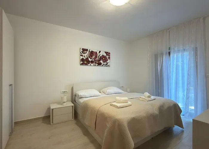 Flowers Apartments Medulin, Fucane 2