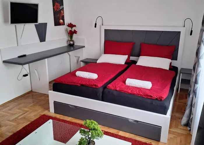 Iskolakert Apartman