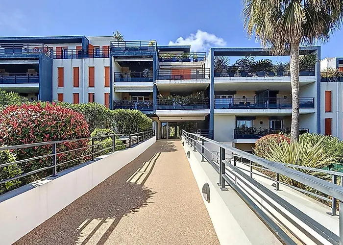Antibes Private Garden & Pool Beach 2 Km