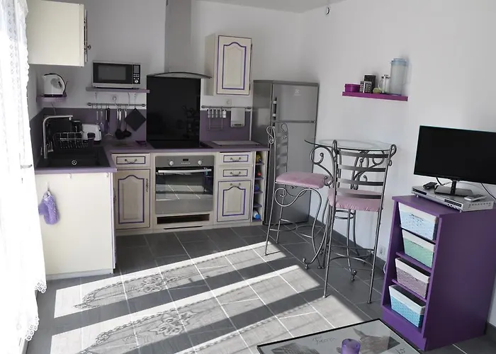 Studio Independant Dans Villa Avec Piscine A Gap