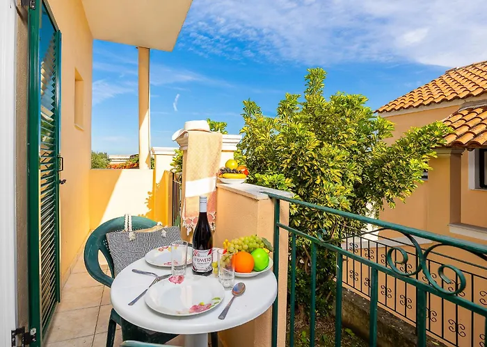 Kavos Panorama Hotel