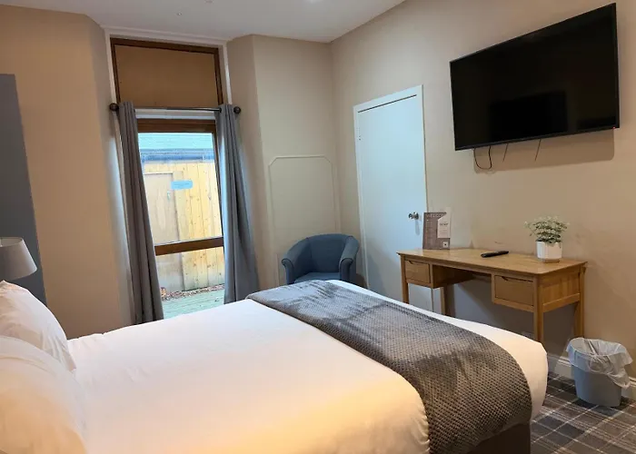 Westend Hotel & Bar
