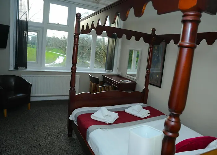 Broadfield Park Hotel By Belvilla