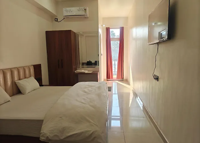 Hotel Nandaashish