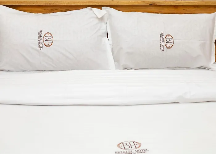 Bezalel Hotel, Meru