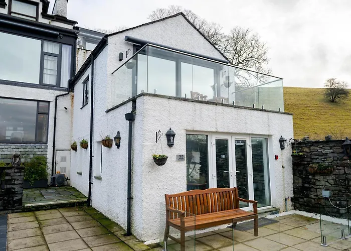 Waterhead Bath Suites - Parking And Light Breakfast