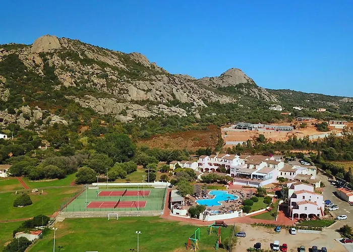 Hotel With Swimming Pool Near Baja Sardinia