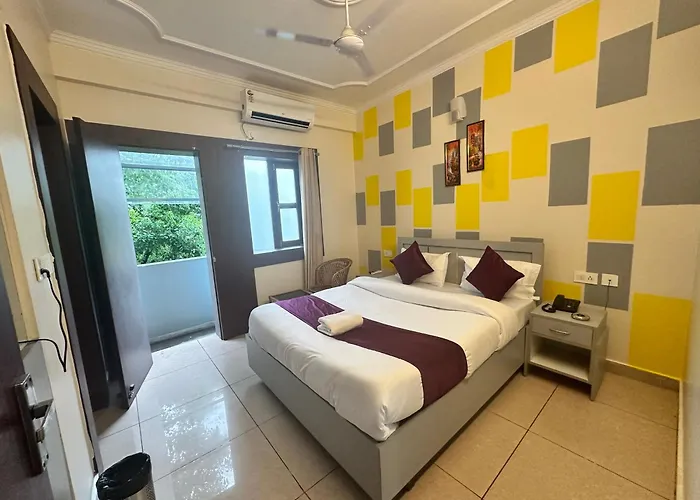Hotel Clover Inn Malsi