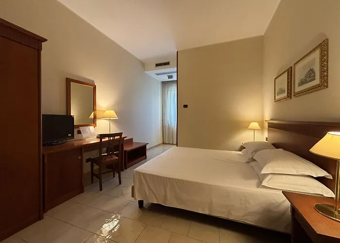 Naples Park Hotel