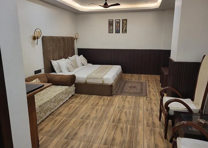 Hotel Parth Luxurious