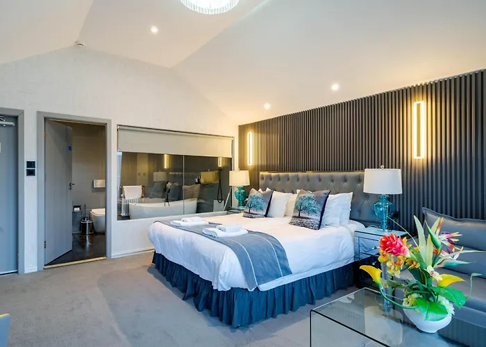 Waterhead Bath Suites - Parking And Light Breakfast
