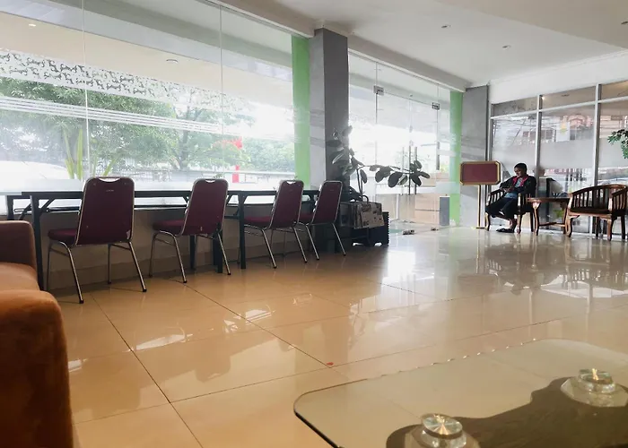 Hotel O Near Mall Panakukkang Formerly Al-Badar Hotel Syariah