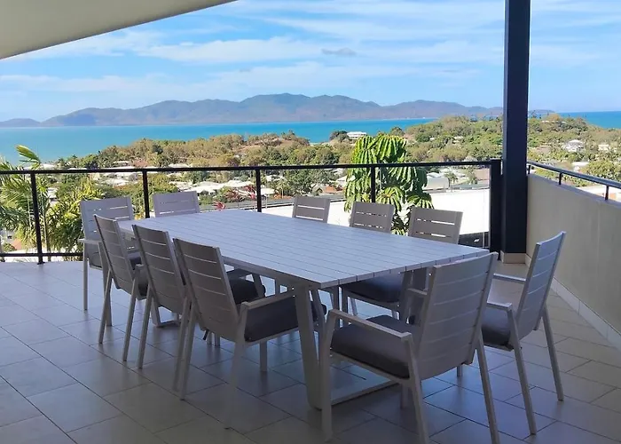 Centrally Located Home With Amazing Ocean View! Townsville