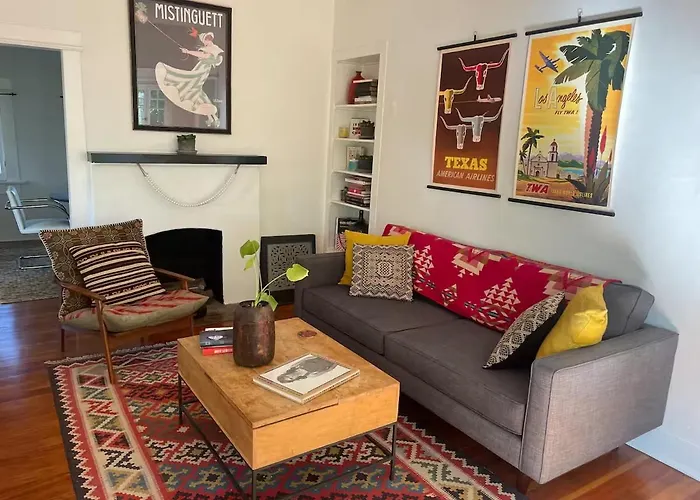 Charming Boho Pasadena Cottage Near Rose Bowl