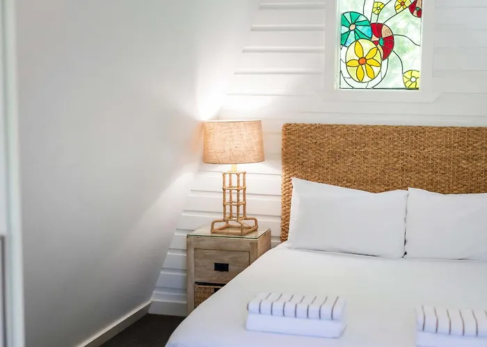 Bayshore Bungalow 9 - Oceanstays