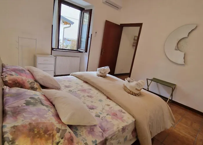 Charming Home With Private Patio Near Swiss Border And Transport - Daisy, Loggiadeifiori