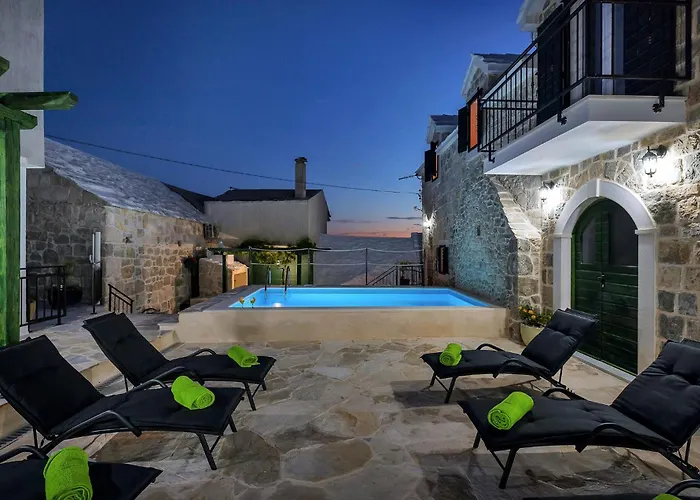 Amazing Home In Baska Voda