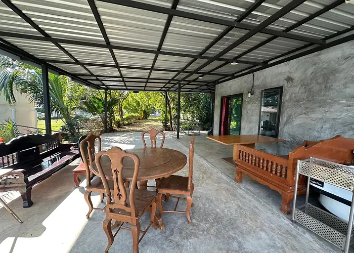 Ban Buarawong บ้านบัวระวงค์