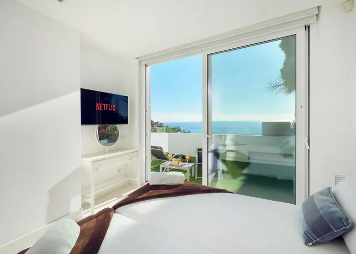 Villa In Sitges With Pool, Jacuzzi, Bbq, View, Ac, 12Pax