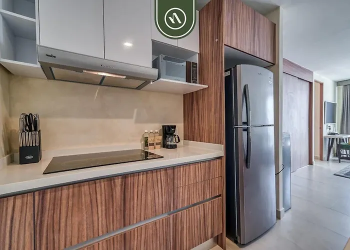 Luxury 2 Bedroom Condo Near Beaches - Pools - Gym