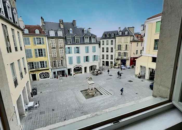 Wonderhost, Les Apparts De La Place Margot