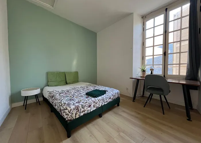 Maison A Cote Du Marche Notre-Dame