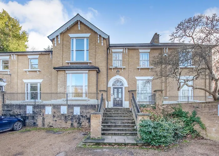 Gated Mansion Apartment- Stylish, Quiet & Secure