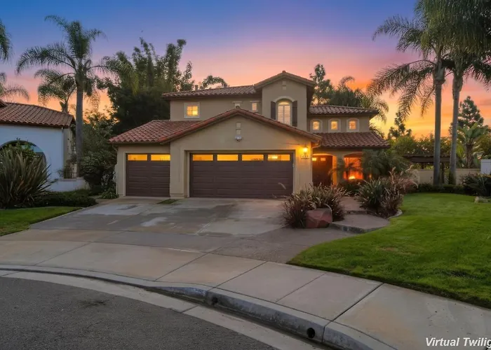 Quiet Carlsbad Home One And A Half Miles From The Beach