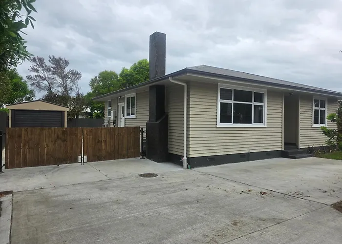Evolve Pioneer - Two Bedroom Home With Private Deck