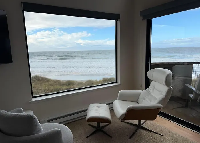 Oceanfront Top Floor Premium One Bedroom, Incredible Panoramic View Of Monterey Bay!