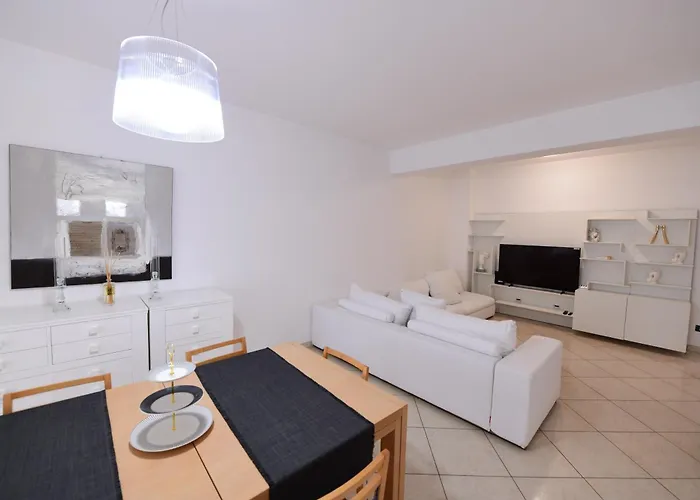 Home & Corso Elegant City Stay Avellino -Casa Vacanza Con Terrazza Privata