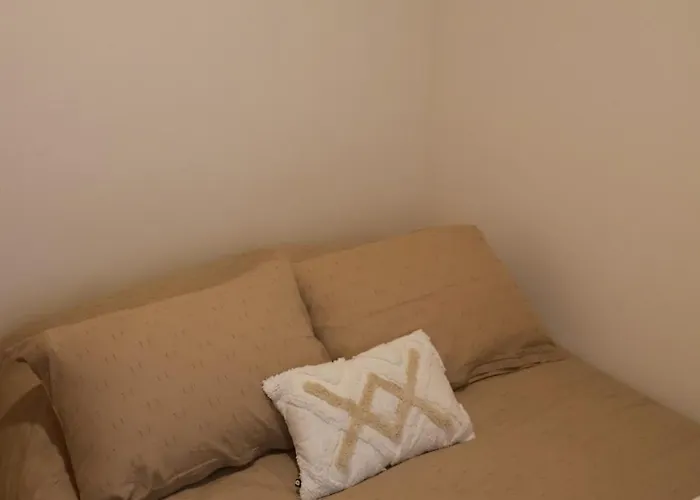 Viela Guest House T2