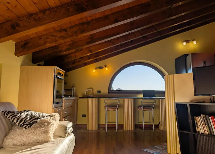 Openspace Attic Apartment With Terrace, Wi-Fi