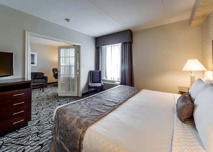 Monte Carlo Inn Oakville Suites