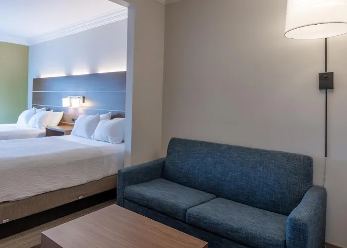 Holiday Inn Express & Suites Macon - I-475 By Ihg