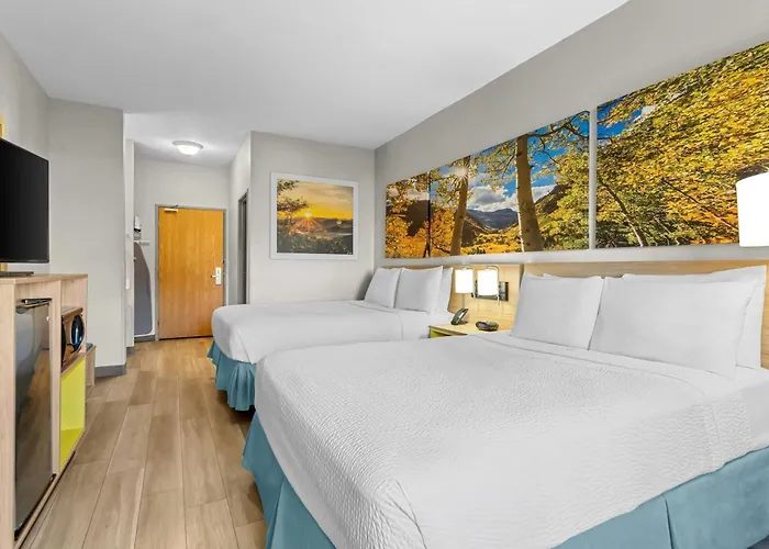 Days Inn & Suites By Wyndham Castle Rock