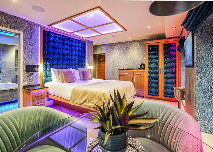 Church Suites By The Cranleigh Boutique
