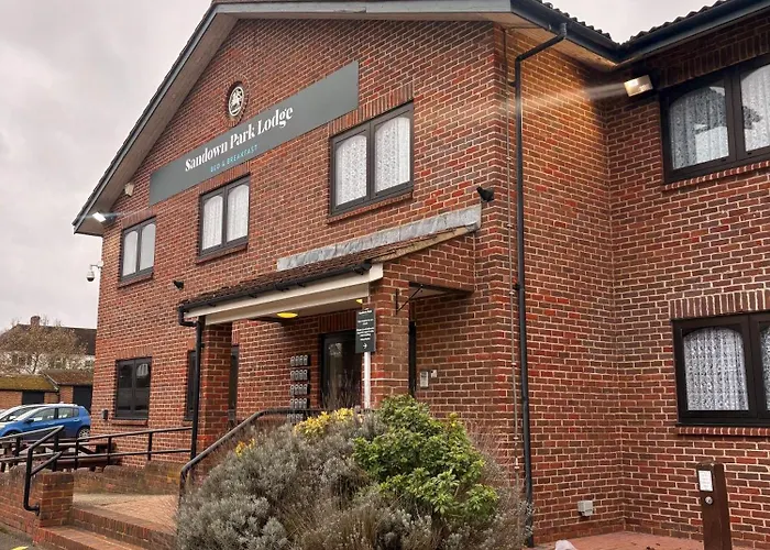 Sandown Park Lodge