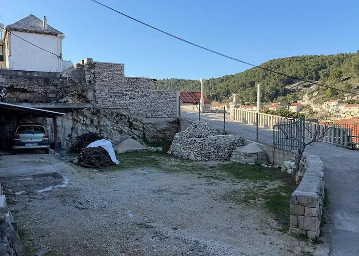 Visilo Heritage Stone House - A 300-Year-Old Legacy In The Heart Of Pucisca