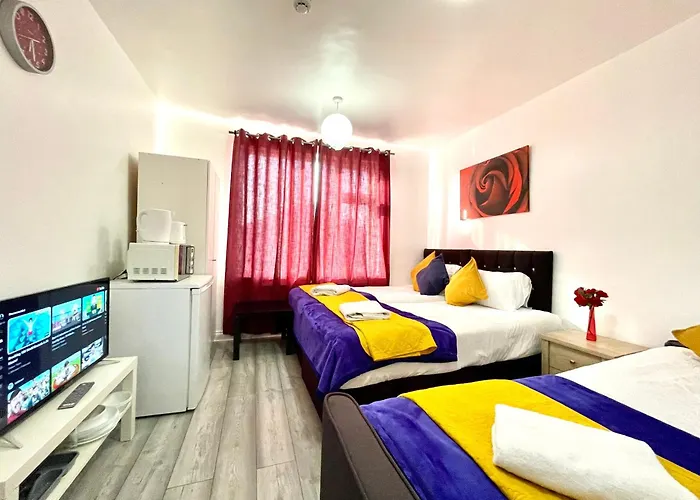Studio Apartment, Private Bathroom And Parking