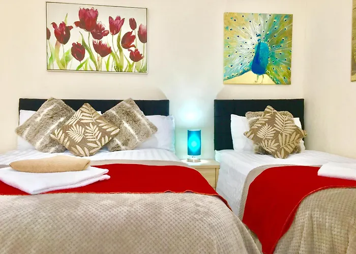 Ensuite Apartment With Small Kitchenette, Private Bathroom And Parking