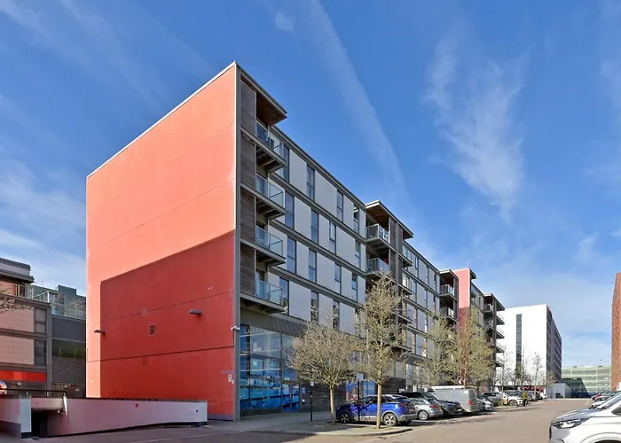 The Vizion Serviced Apartments From Pincott Properties - Free Parking, Private Balcony, And Wifi