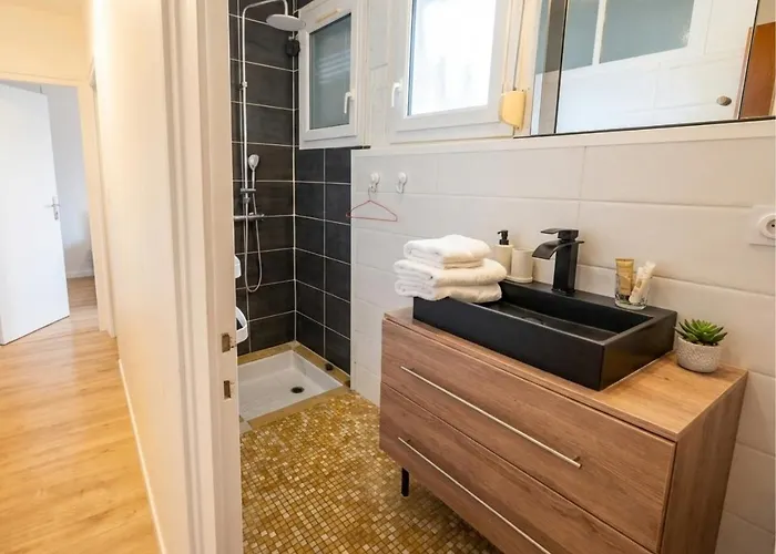 Maison Plain Pied Hyper Centre Avec Veranda 5 Min A Pied Plage Royan 3 Chambres