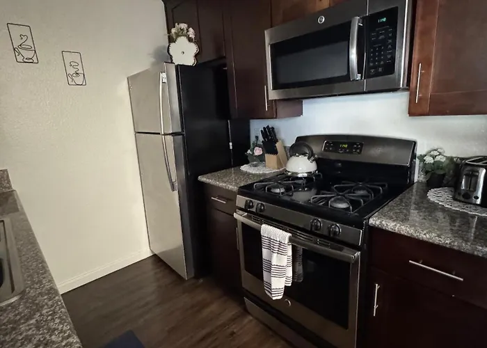 Mario, Disney & Not Themed Loft Universal Studios 10Min Loft Apartment