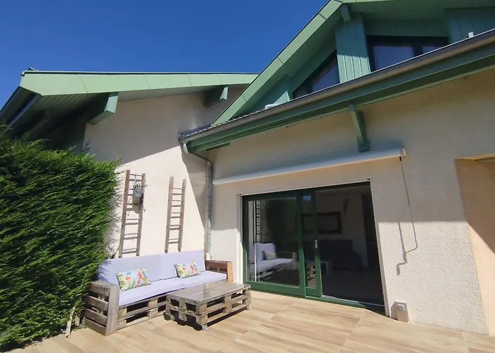 Pretty Terraced House With Garden Level In Aix-Les-Bains